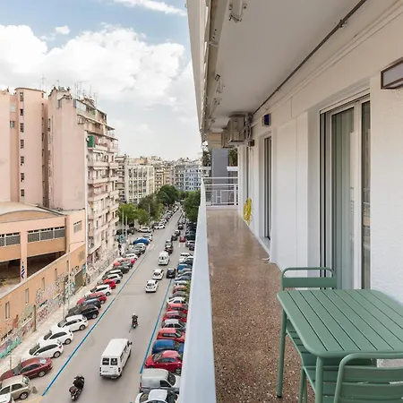 Dolly By Halu! Family In The Center