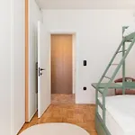 Apartment Dolly By Halu! Family In The Center *