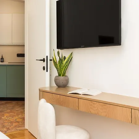 Dolly By Halu!, With Private Parking Apartment *