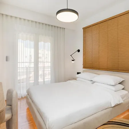 Dolly By Halu!, With Private Parking Apartment