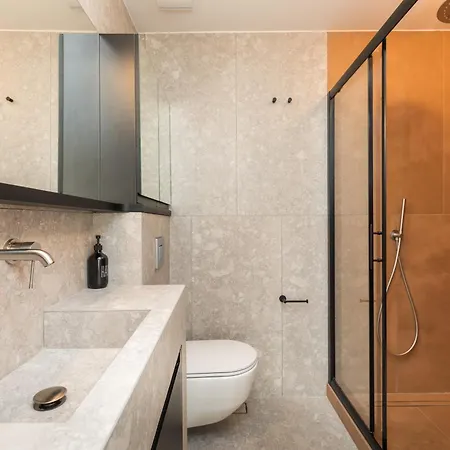 Dolly By Halu!, With Private Parking Apartment *