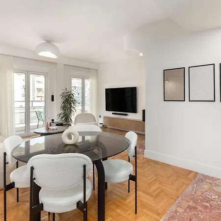 Dolly By Halu! Family In The Center Thessaloniki